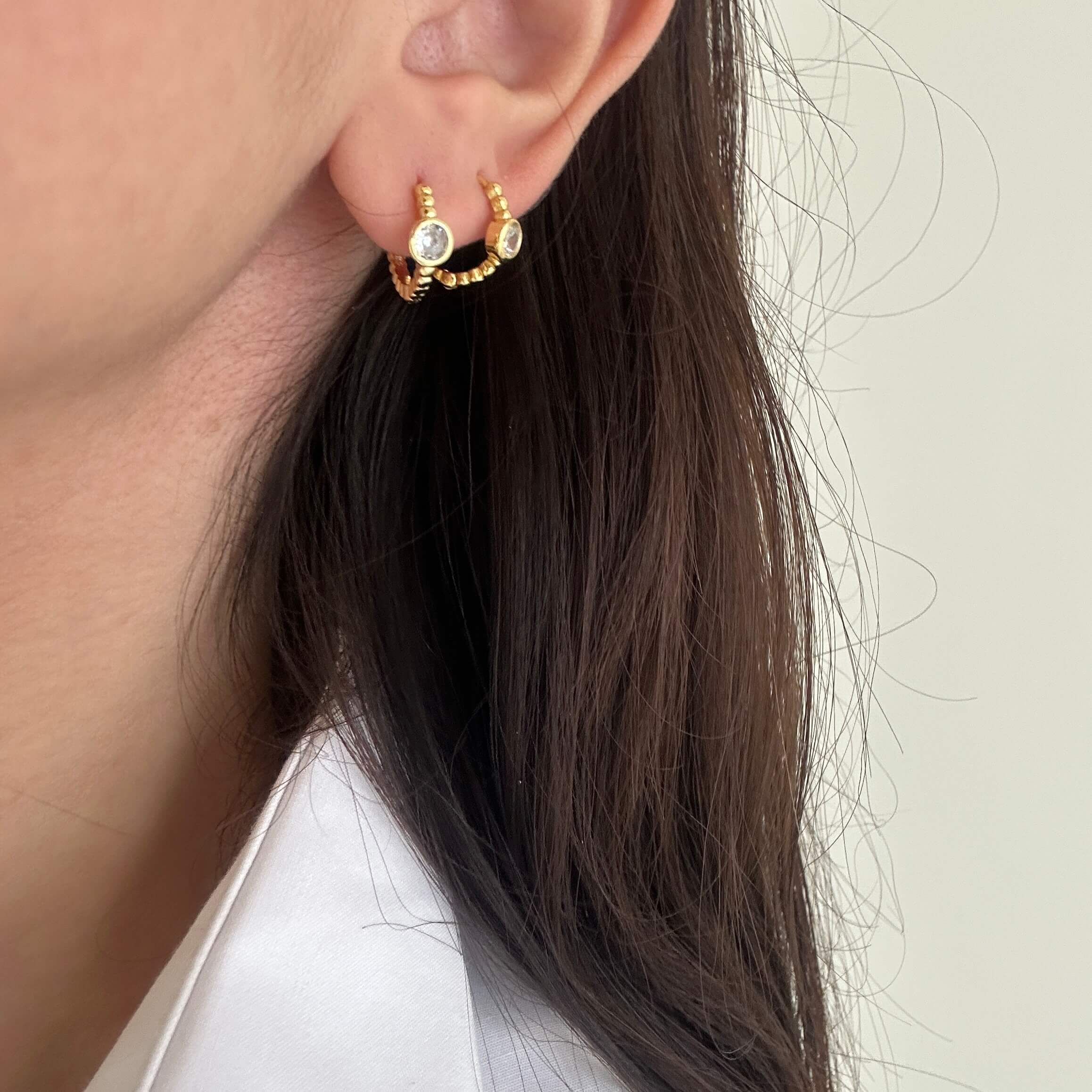 Buy Scintillating Single Stone Gold Earrings |GRT Jewellers